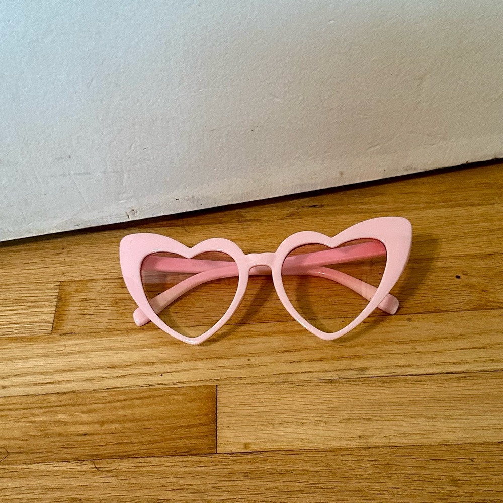3/$10 🌼 Barbie Core Sunglasses